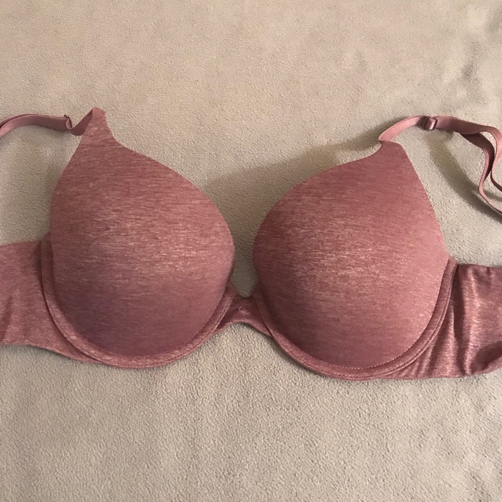 32D Victoria’s Secret Push up bra